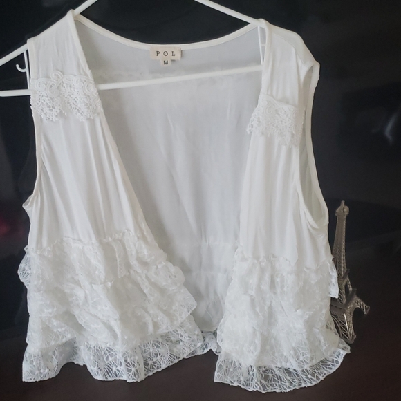 🍁New POL lace ruffle vest - Picture 2 of 8